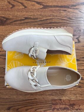Yellow Box Taupe Rory Slip On Loafer Size 10
